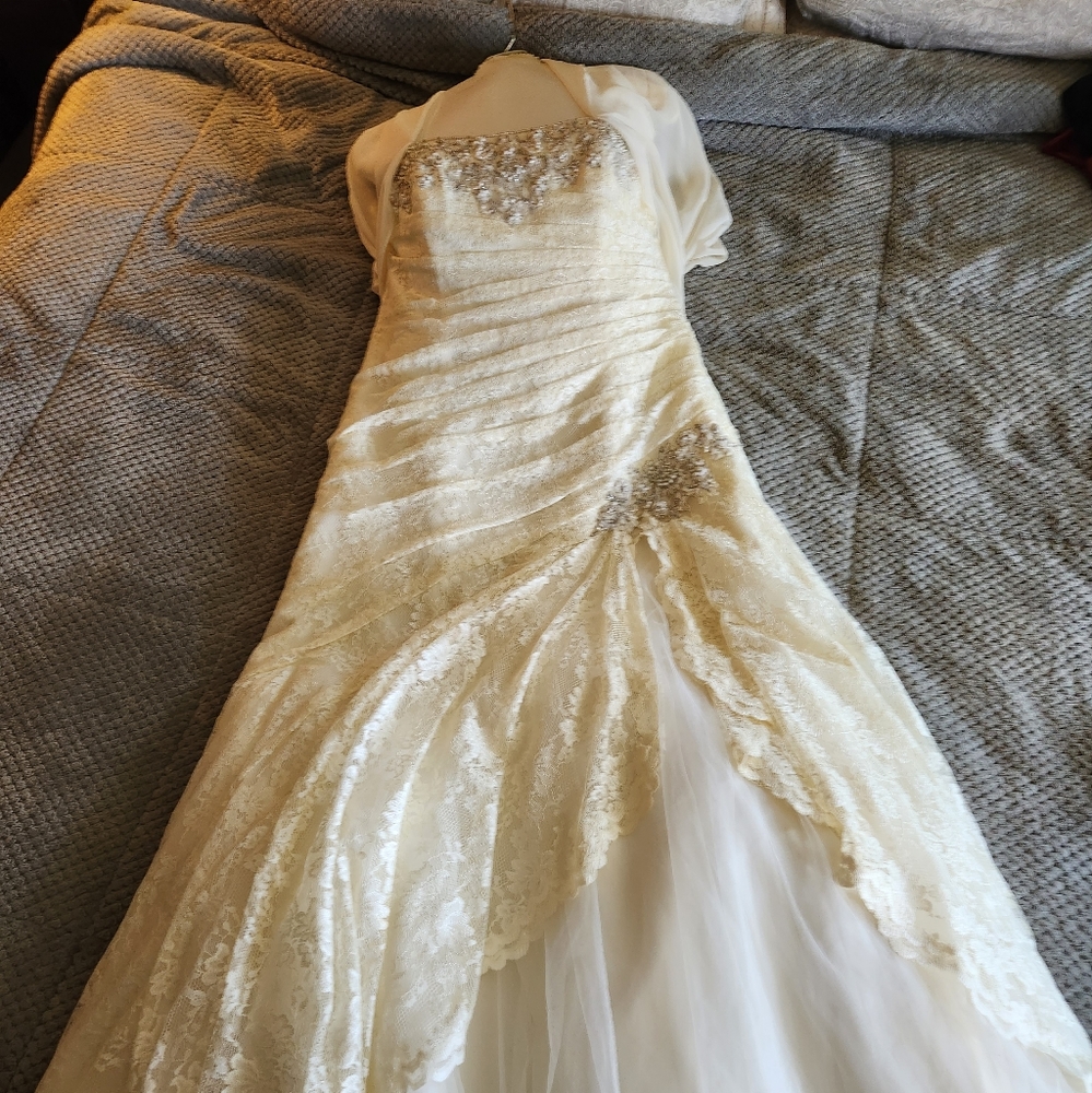 Wedding dress